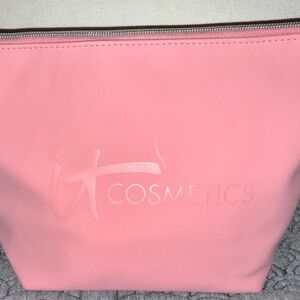 IT Cosmetics Pouch